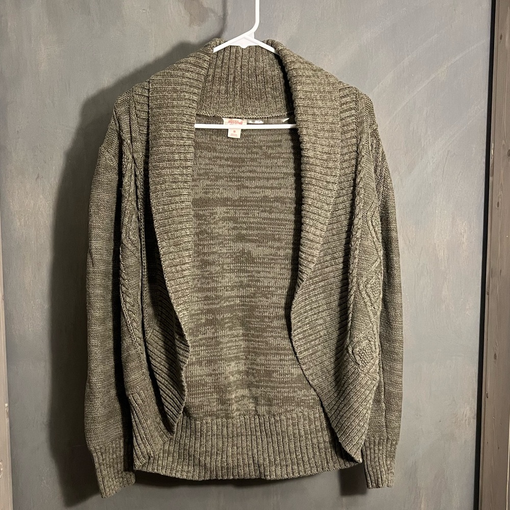 Beautiful green mossimo cardigan size medium